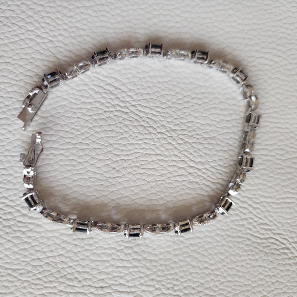 Stunning 7.2ct Sapphire Bracelet and Diamond Infinity Bracelet - Picture 5 of 6